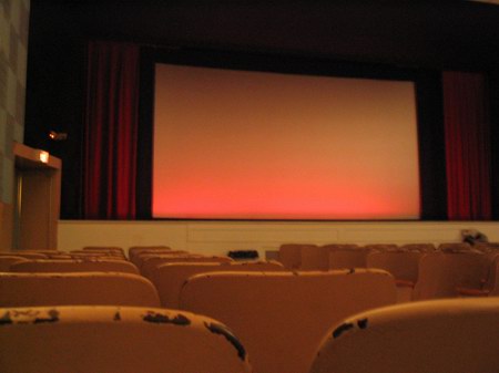 Sun Theatre - Screen